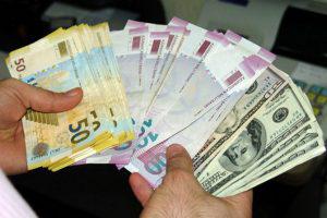 Ажиотаж вокруг доллара спас Азербайджан от очередной девальвации