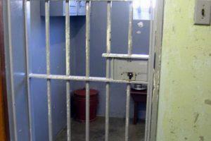 Правозащитник: Тюрьмы Азербайджана перегружены, нужны новые