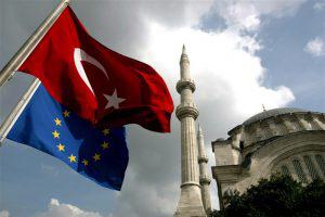 Евросоюз Турции не помогает, ищет повода для критики