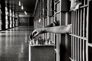 Безналичный расчет для заключенных в Азербайджане