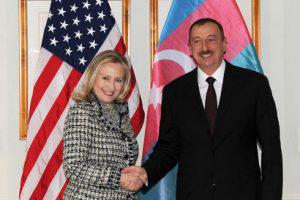 С точки зрения карабахского конфликта, Азербайджану выгодна Клинтон