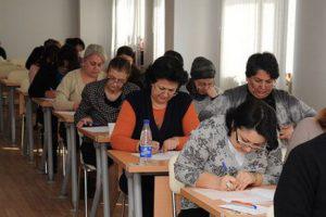 В Баку провели экзамены для учителей