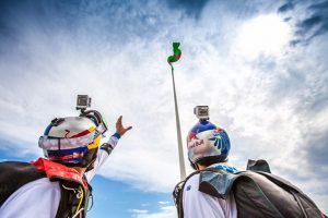 «Летающие скайдайверы» совершили прыжок с флагом Азербайджана (ФОТО)