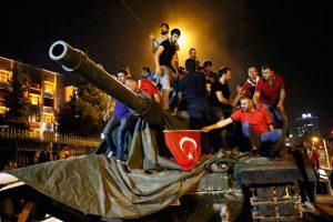 Турция продолжает расследование несостоявшегося переворота