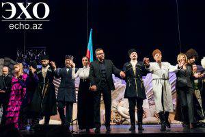 «Али и Нино» — с киноэкрана на сцену Русского драмтеатра в Баку (ФОТО)