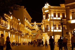 Самые дорогие магазины Баку теряют арендаторов