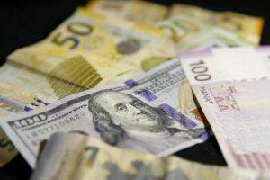 Установлен курс доллара в Азербайджане на 4 января