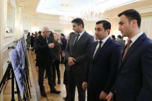В Казахстане открылась фотовыставка памяти жертв трагедии в Баку 20 января