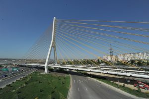 В Азербайджане построено 14 новых и отремонтировано 8 старых мостов