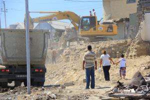 Переселение жителей из аварийных домов Баку требует 1 млрд. манатов