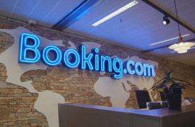 booking-dot-com-travel-flight