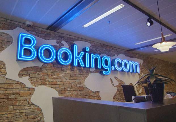 booking-dot-com-travel-flight