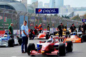 Гонщики Ф-1 об ожиданиях от предстоящей гонки в Баку