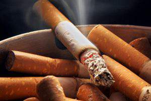 В Азербайджане предложили штрафовать родителей за курящих детей