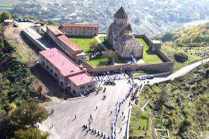 Армения пытается закрепиться в окружающих Карабах регионах