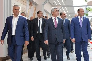 Армении обещают «лампочку Самвела в конце тоннеля»