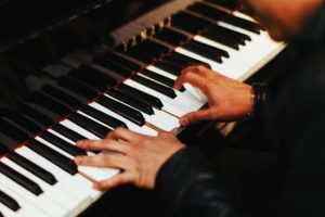 В Баку пройдет концерт знаменитых пианистов