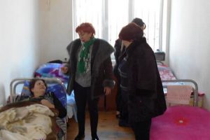 В Азербайджане смертельно больных заключенных отпускают домой