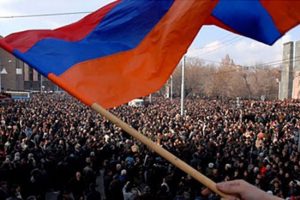 «Цена демократии» в переводе на армянский